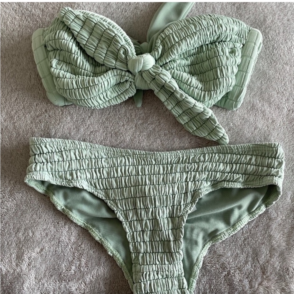 MONTCE pistache scrunch bikini bottom size XS